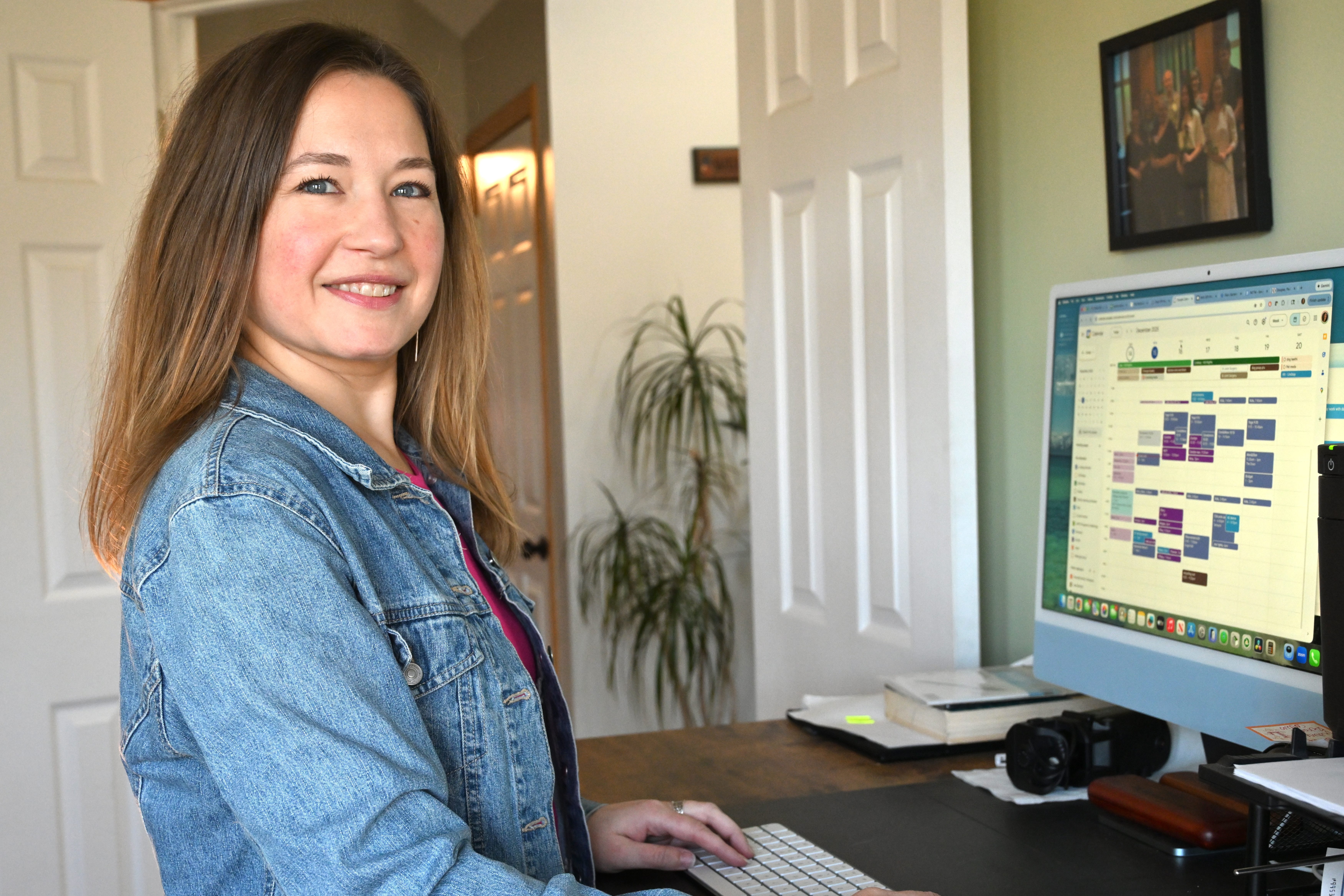 Lindsay scheduling a coaching session in her home studio. Photo by AVDude.